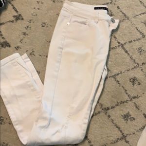 White distressed jeans